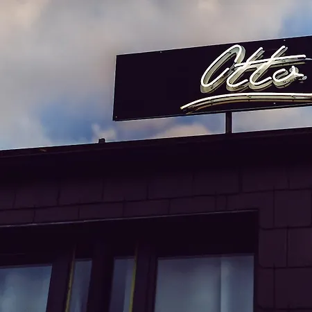 Otto Charleroi Airport 2*